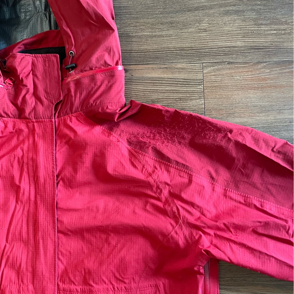 Outdoor Research Rain Jacket/ Windbreaker - Picture 9 of 9